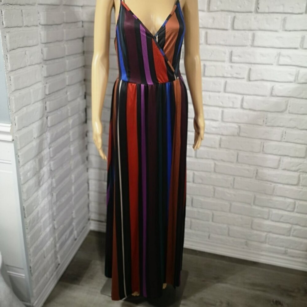 NWT Inin Ladies Size Small Sleeveless Multi Color Maxi Dress